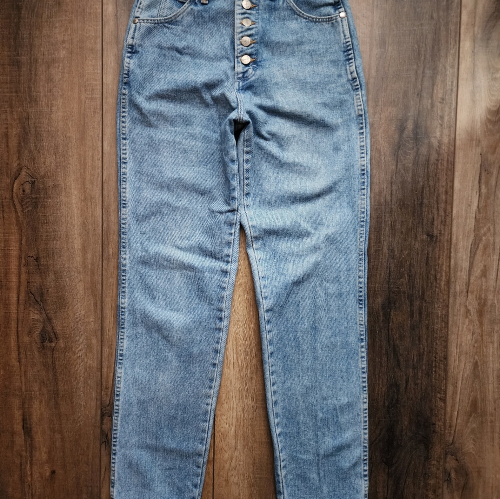 Vintage button fly high rise wranglers light wash size 26w32l tagged 9/10w 34l - Picture 4 of 12